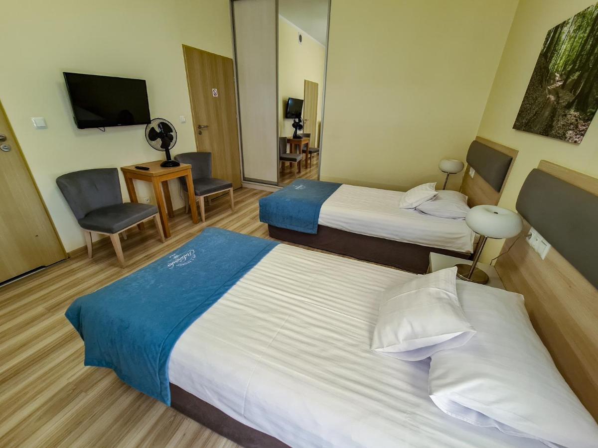 Antoninska Hotel & Apartamenty Leszno  Exteriör bild