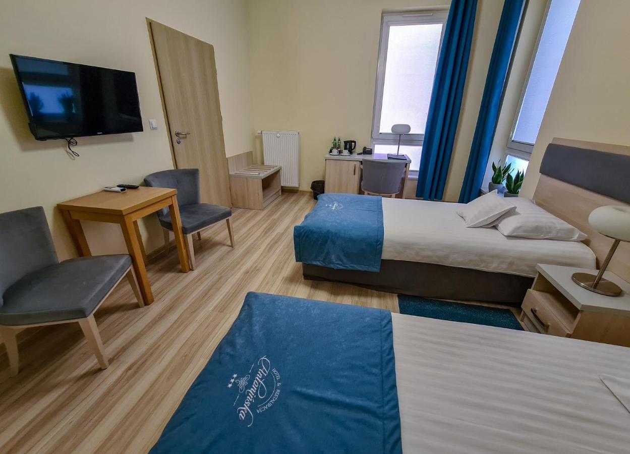 Antoninska Hotel & Apartamenty Leszno  Exteriör bild