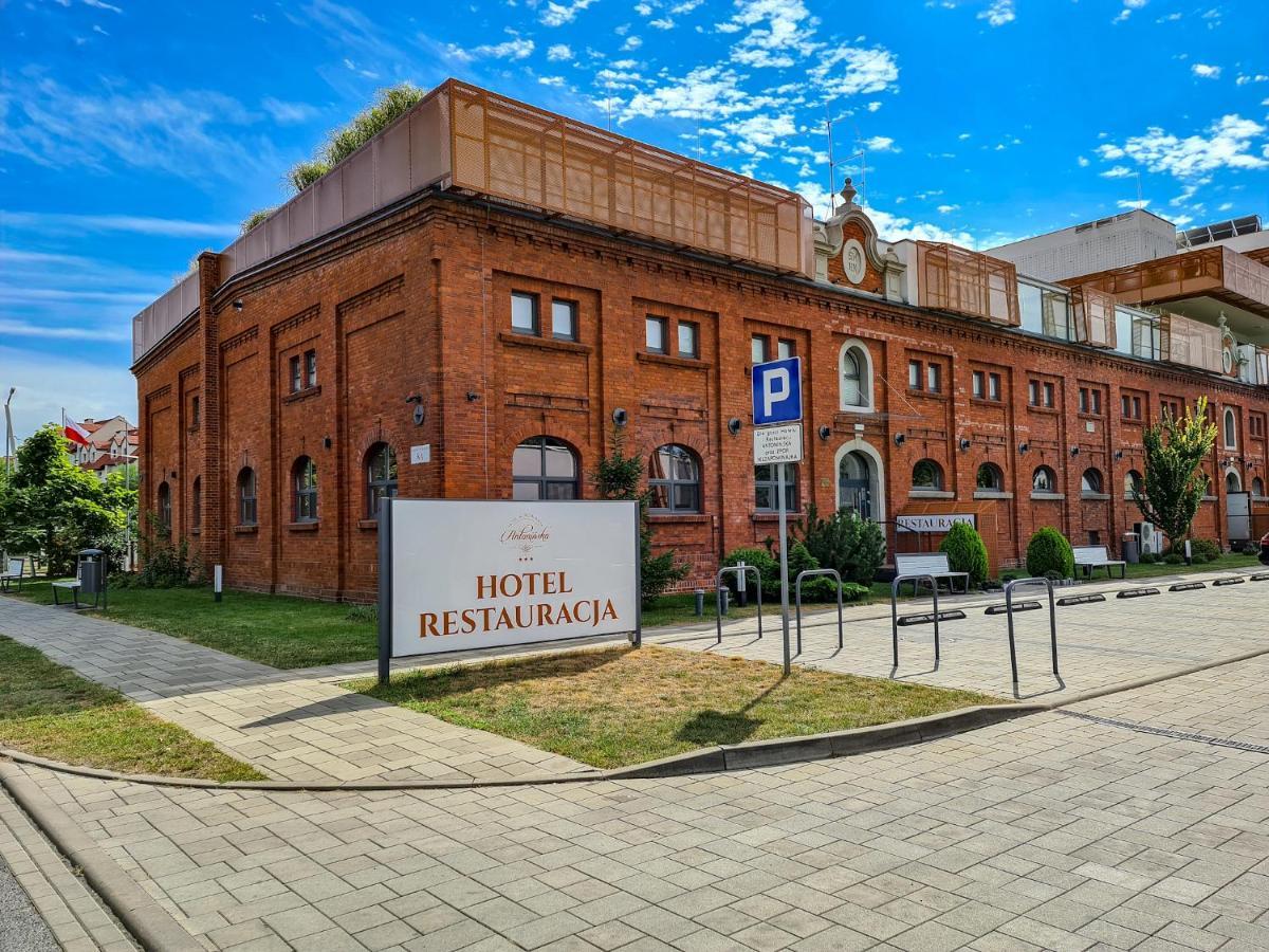 Antoninska Hotel & Apartamenty Leszno  Exteriör bild