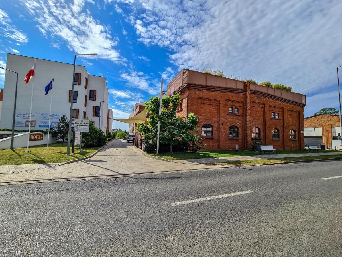 Antoninska Hotel & Apartamenty Leszno  Exteriör bild