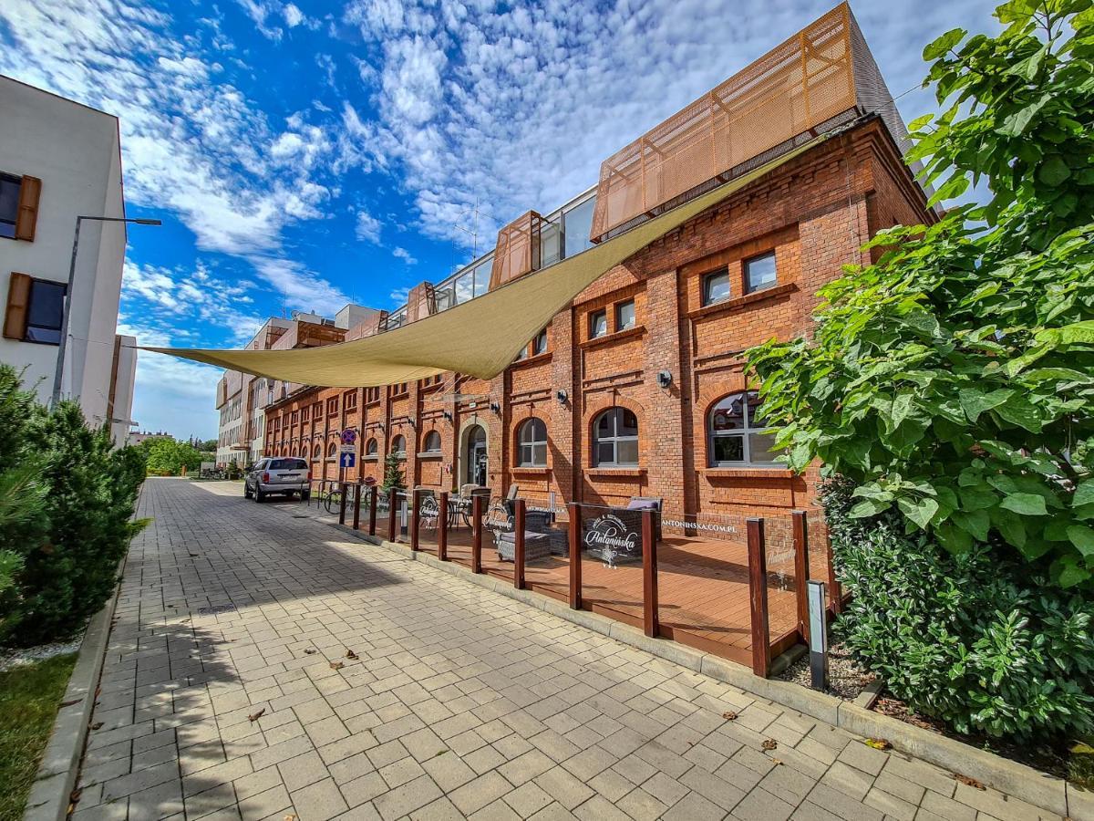 Antoninska Hotel & Apartamenty Leszno  Exteriör bild