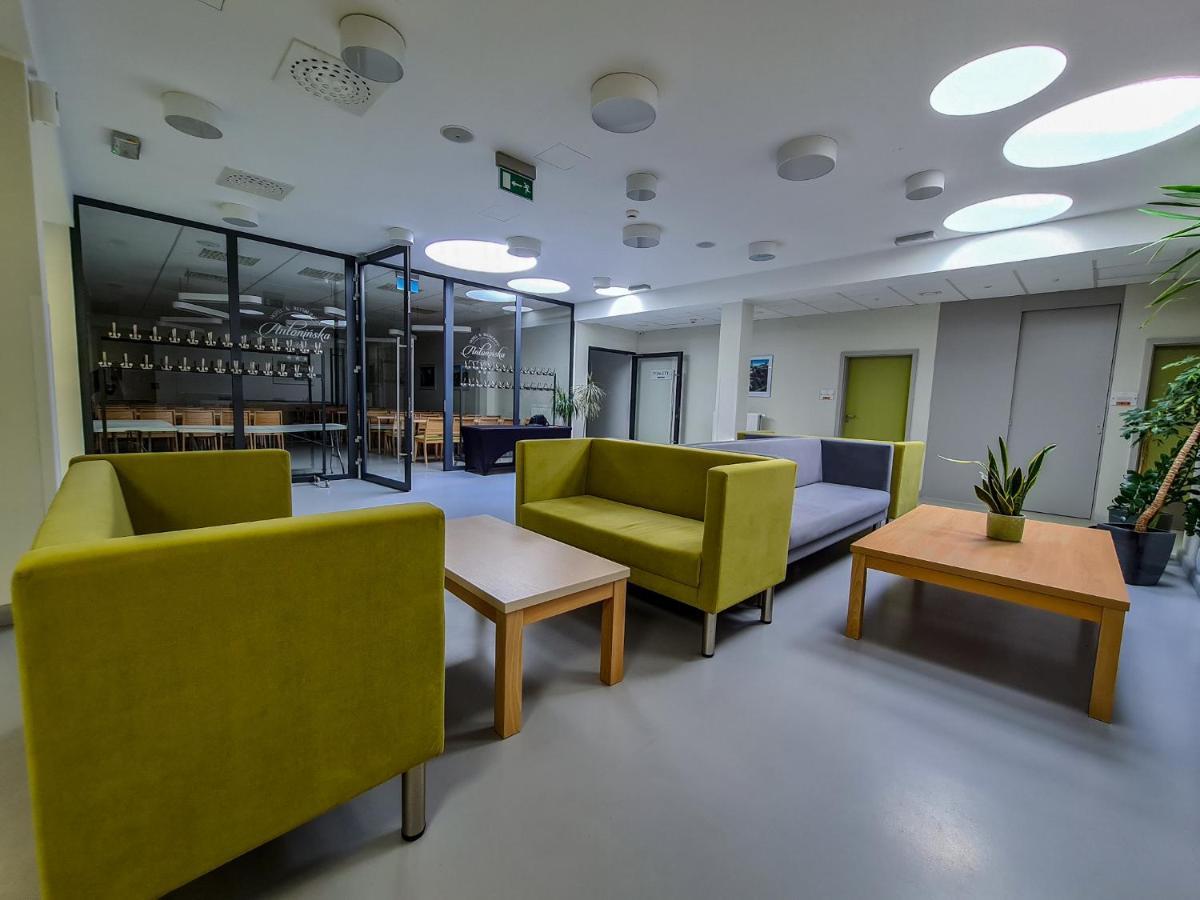 Antoninska Hotel & Apartamenty Leszno  Exteriör bild