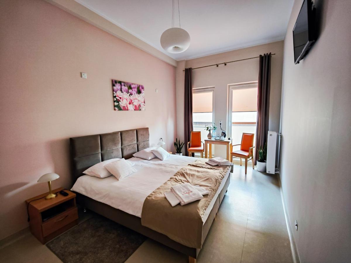 Antoninska Hotel & Apartamenty Leszno  Exteriör bild